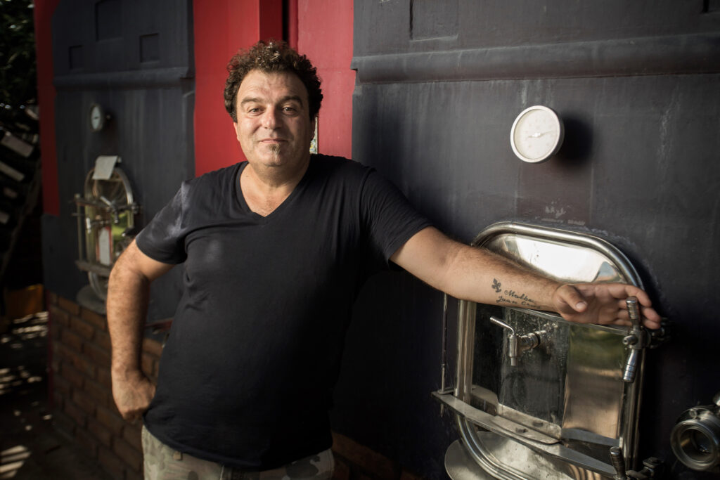 Alejandro Vigil: Doble 100 Puntos James Suckling para El Enemigo