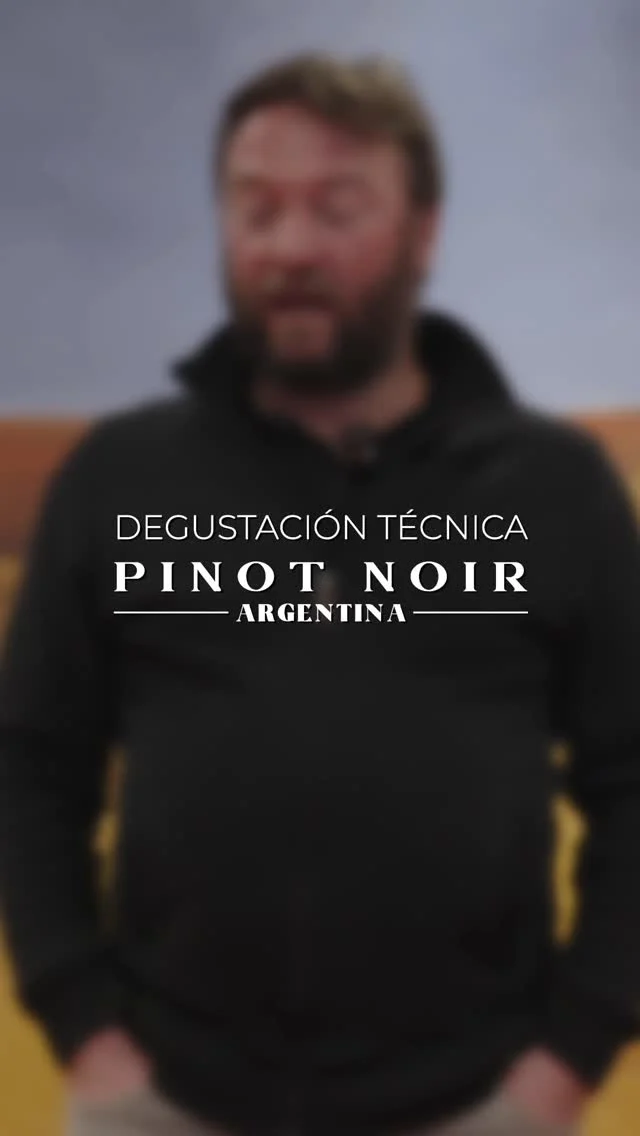 Thibaut Delmotte enólogo de Bodega Colomé, participó de la "Degustación Técnica de Pinot Noir" con su Altura Máxima 2024.

Un gran Pinot Noir proveniente de un viñedo a 3111 msnm - Altos Valles Calchaquíes.